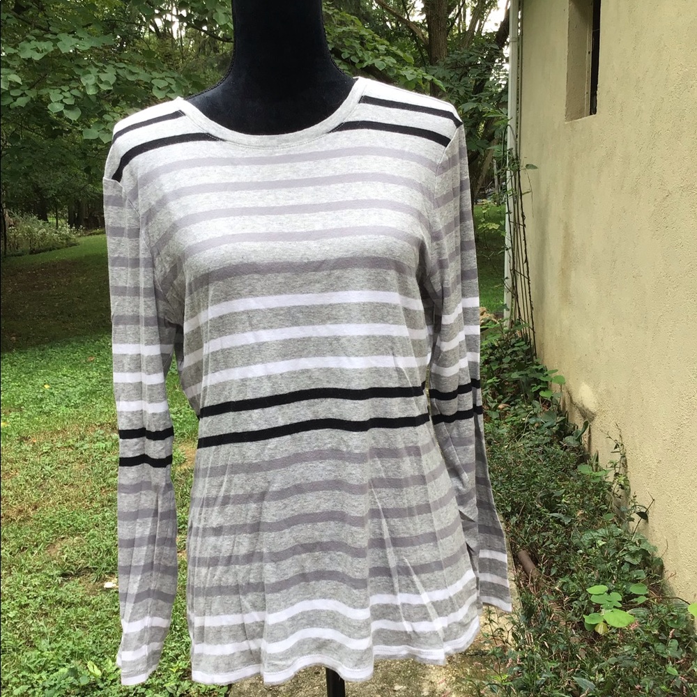 Old Navy long sleeve tee